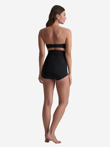 Slip scultant 'Smooth Essentials High Waist Brief' Bye Bra en noir