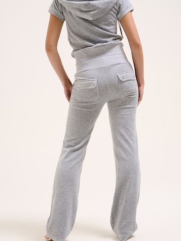 Tapered Pantaloni sportivi di Juicy Couture in grigio