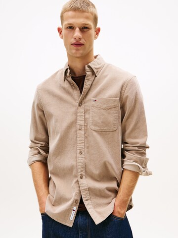 Tommy Jeans Regular fit Overhemd in Beige: voorkant