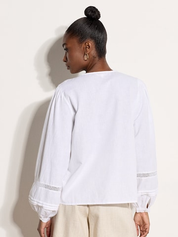 Apricot Pintuck Pleat Boho Blouse ' ' in Beige
