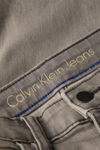 Calvin Klein Jeans Jeans in 30 x 34 in Grey