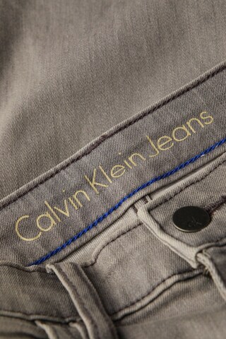 Calvin Klein Jeans Jeans 30 x 34 in Grau