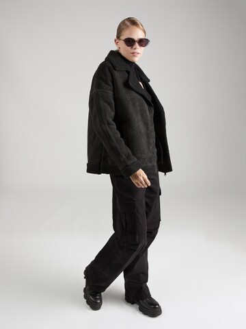 Maze Jacke in Schwarz