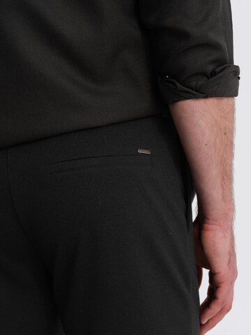Coupe slim Pantalon Ombre en noir