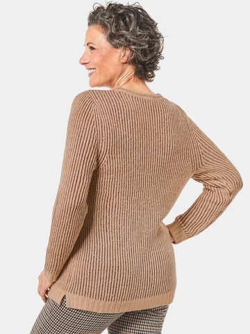 Goldner Pullover in Braun