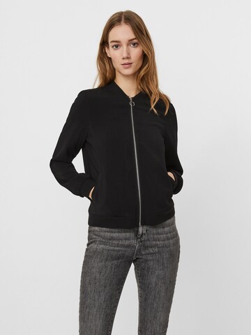 Vero Moda Tall - Chaqueta de entretiempo en negro: frente