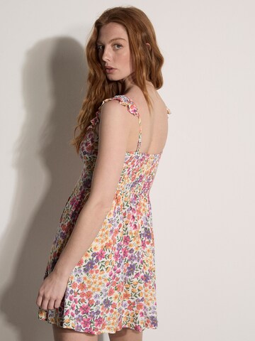 Robe Apricot en beige