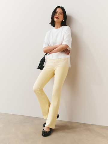 Next Дънки Bootcut Клин в жълто