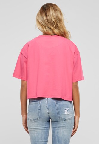 Tricou 'Serif Originator' de la Karl Kani pe roz