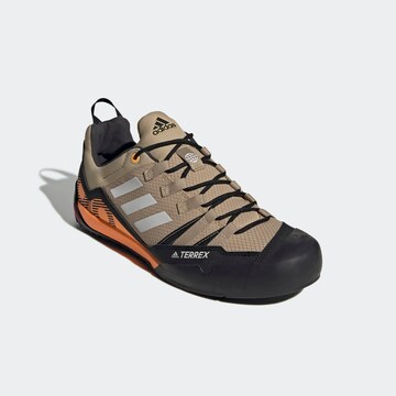 ADIDAS TERREX Χαμηλό παπούτσι 'Swift Solo' σε μπεζ