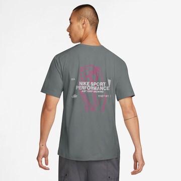 NIKE Funktionsshirt 'Hyverse' in Grau: Vorderseite