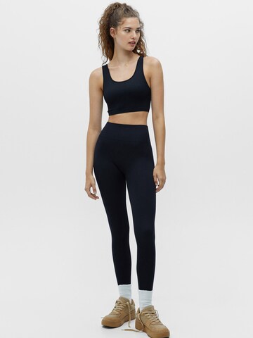 Pull&Bear Skinny Trousers in Black: front