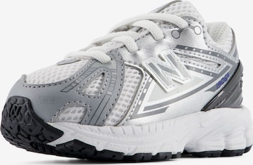 Sneaker '1906' di new balance in grigio: frontale