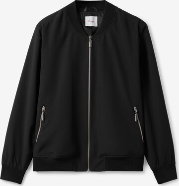 SHEEGO Between-Season Jacket in Black: front