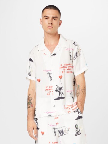 Coupe regular Chemise GUESS en blanc : devant