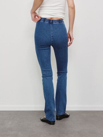 RÆRE by Lorena Rae Slimfit Kavbojke 'Anaida' | modra barva