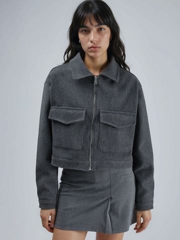 Busem Jacke in Grau: Vorderseite