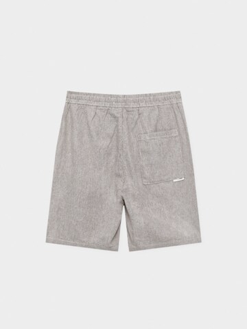 Pull&Bear Regular Shorts in Beige