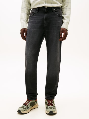 Tommy Jeans regular Jeans 'ISAAC' i sort: forside