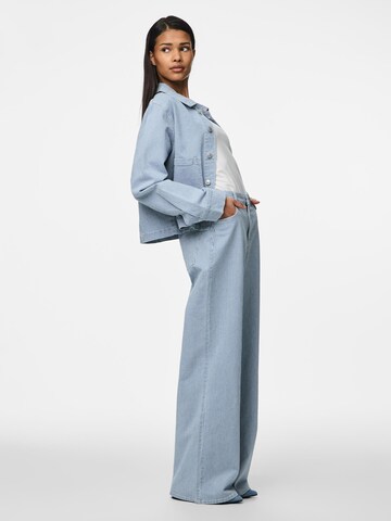 PIECES Wide Leg Jeans 'PCBillo' i blå