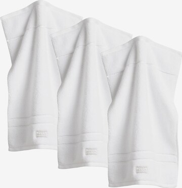 GANT Towel in White: front