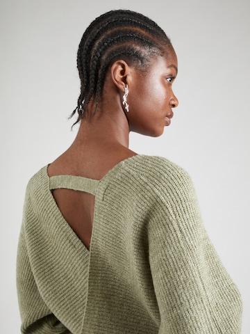 Pull-over 'Joaline' ABOUT YOU en vert