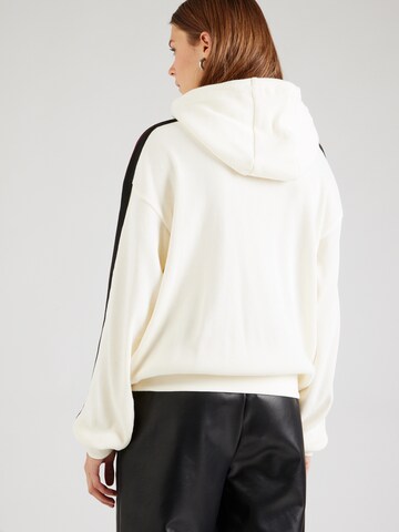 Sweat-shirt 'Larissa' ELLESSE en blanc