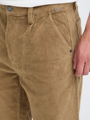 Loosefit Pantalon chino ' BHMADDOX-Cord ' BLEND en marron