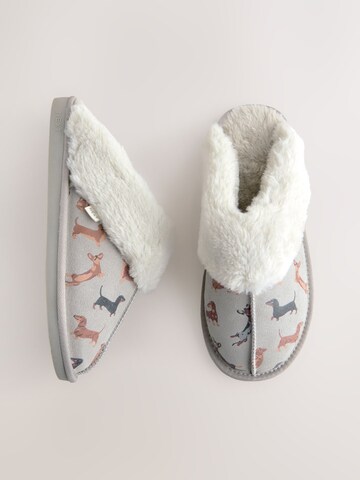 Next Copat | siva barva