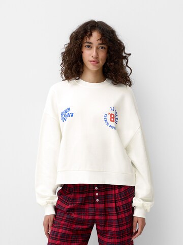 Bershka Sweatshirt in White: front