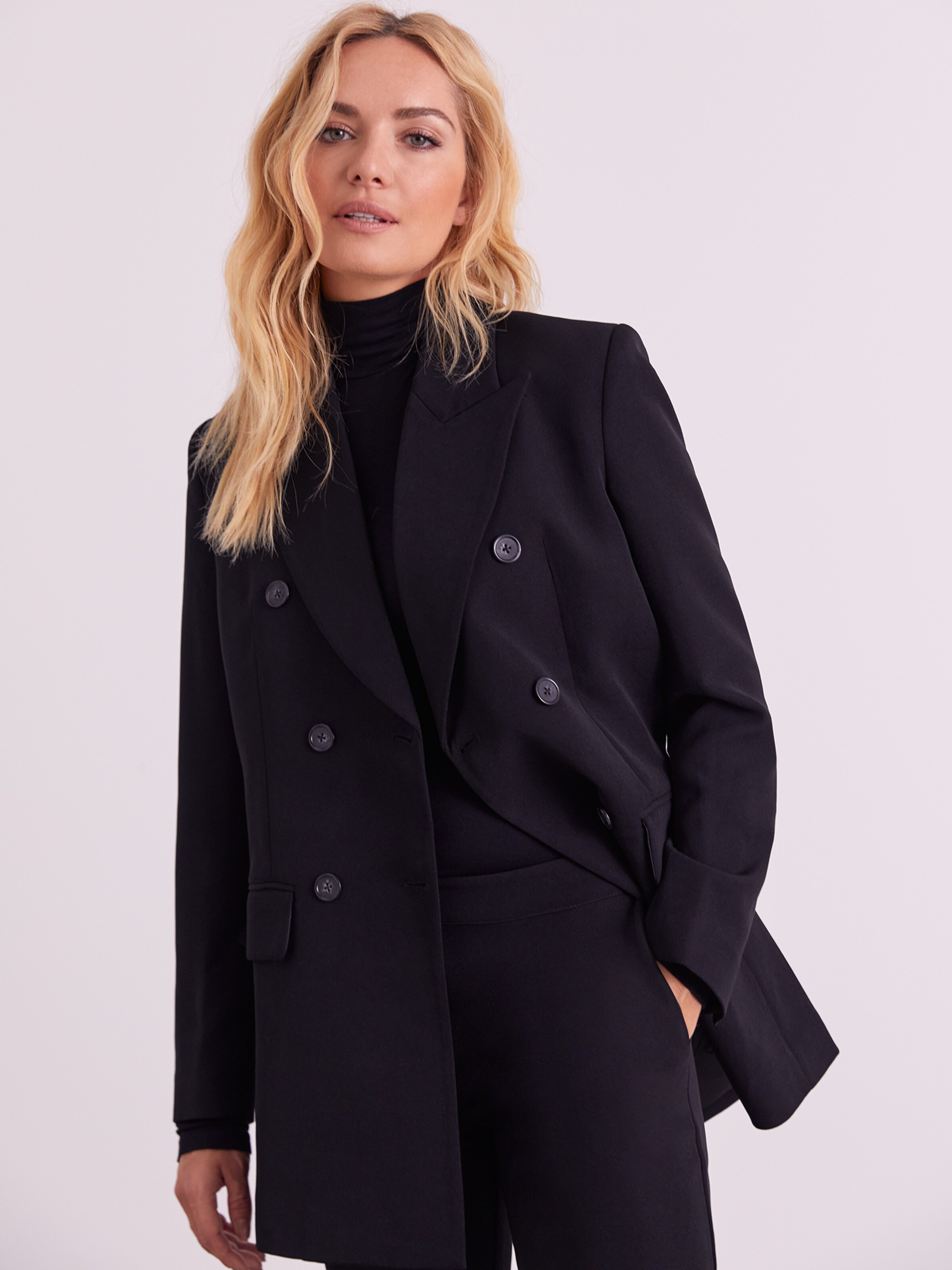 Frauen Blazer x Iconic by Tatiana Kucharova Blazer 'Nadia' in Schwarz - GN78072 Frauen Blazer x Iconic by Tatiana Kucharova Blazer 'Nadia' in Schwarz - GN78072