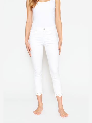 Coupe slim Jean 'Ornella' Angels en blanc : devant