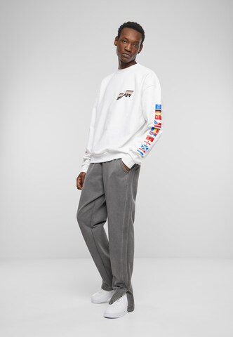 MT Upscale Sweatshirt in White