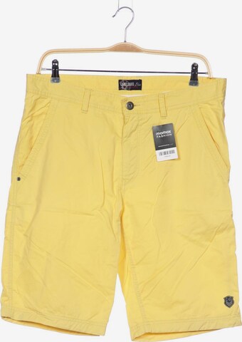 CAMP DAVID Shorts in 34 in Yellow: front