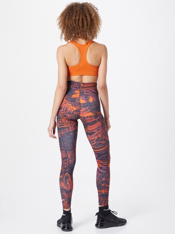 Nike Sportswear Skinny Leggings in Orange