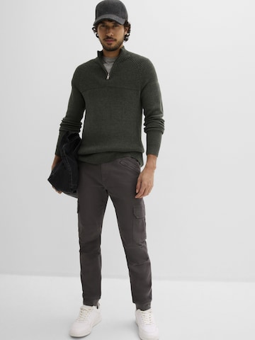 Effilé Pantalon cargo bonprix en gris