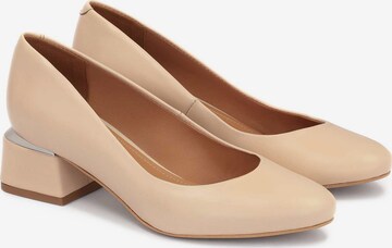 Kazar Pumps in Beige