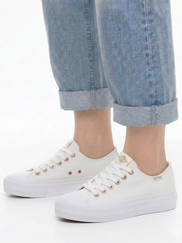 Lee Cooper Sneakers in White