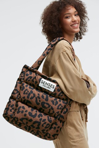 SENSES.THE LABEL Pouch in Brown: front