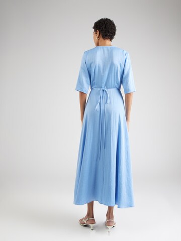 Robe minimum en bleu