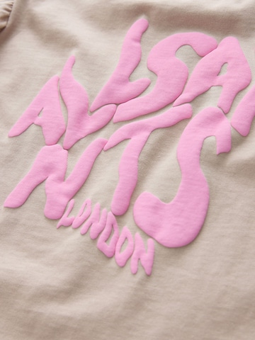 smALLSAINTS Set in Brown