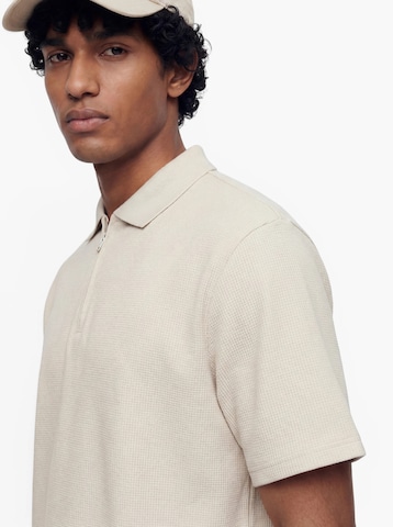 Tricou 'JREBARCO' de la JJ Rebel pe bej