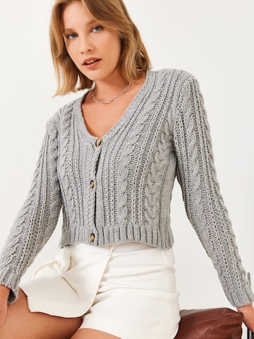 Bianco Lucci Плетена жилетка в сиво: отпред