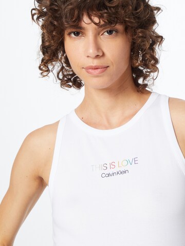 Calvin Klein Top 'PRIDE' – bílá