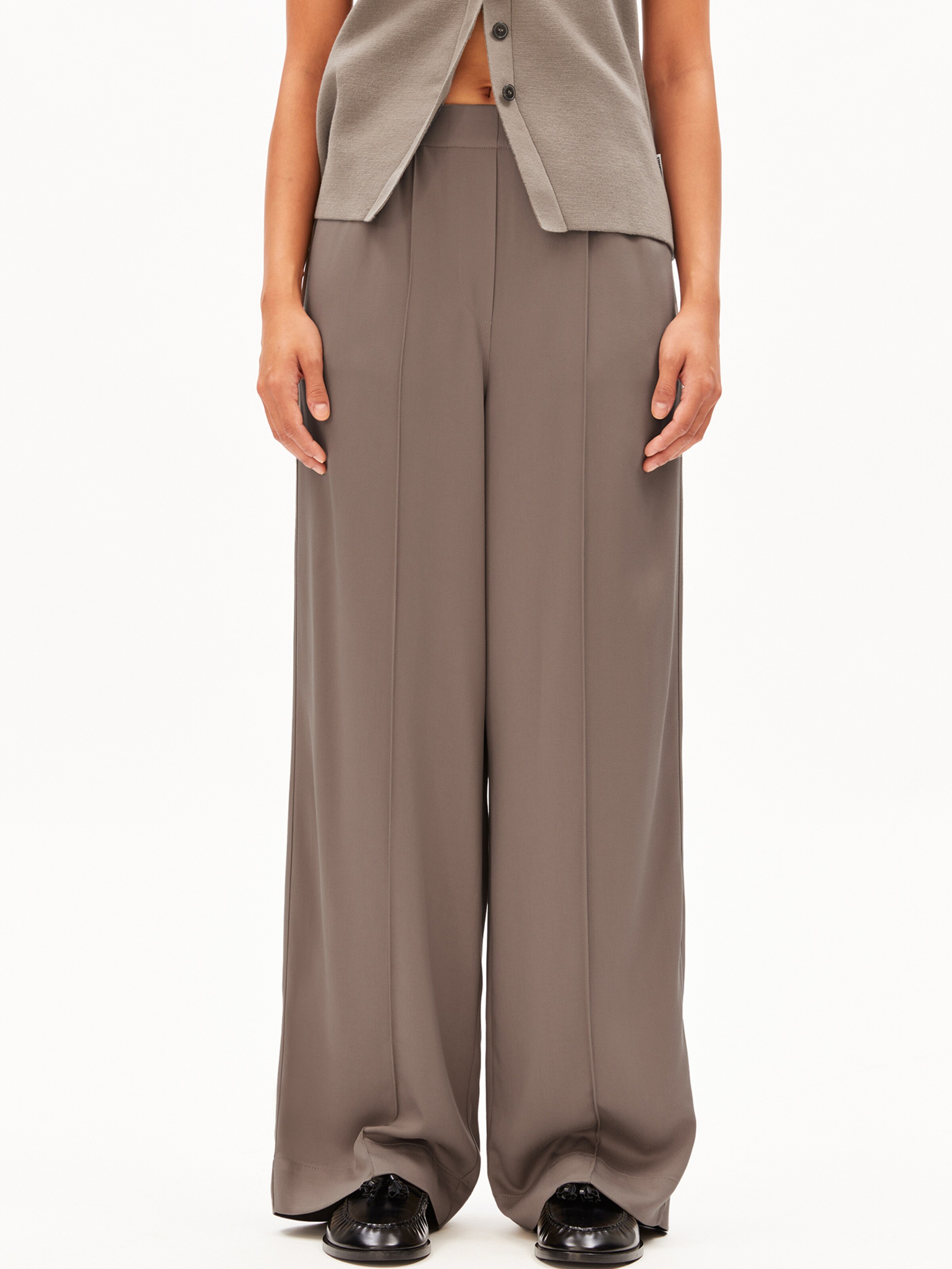 ARMEDANGELS Loosefit Hose JONVAALIE in Braun