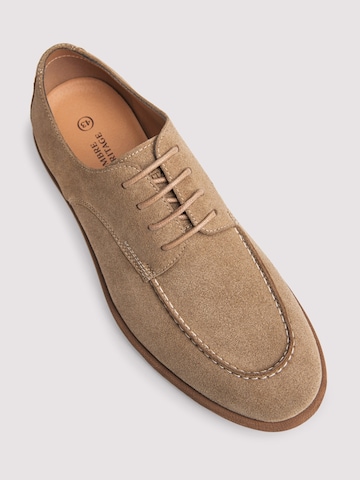 Pantofi de la Ombre pe bej