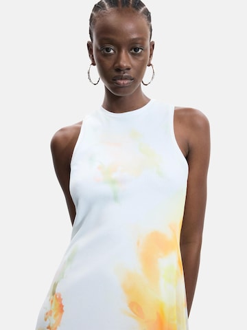 Desigual Φόρεμα σε λευκό