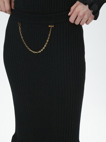 Influencer Skirt in Black