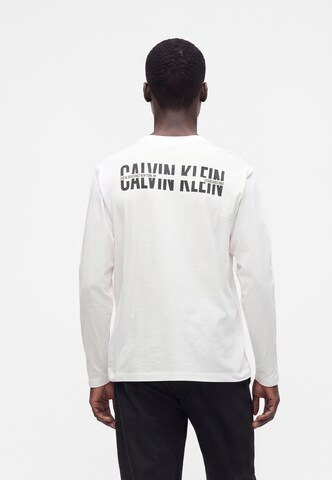 Tricou 'EASY' de la Calvin Klein Jeans pe alb: față