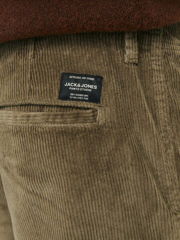 JACK & JONES Loose fit Chino trousers in Brown